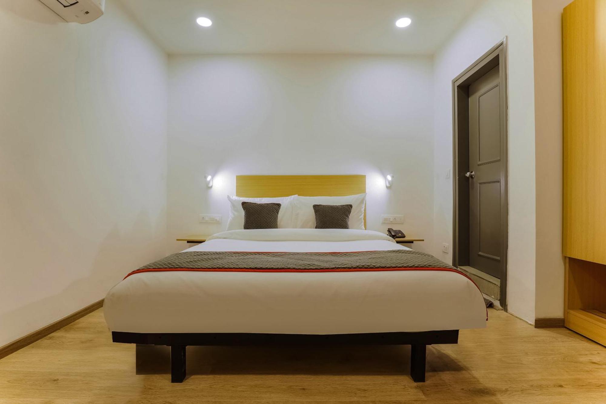 Townhouse Prithvi Resort Near Phoenix Palassio Lucknow Eksteriør bilde