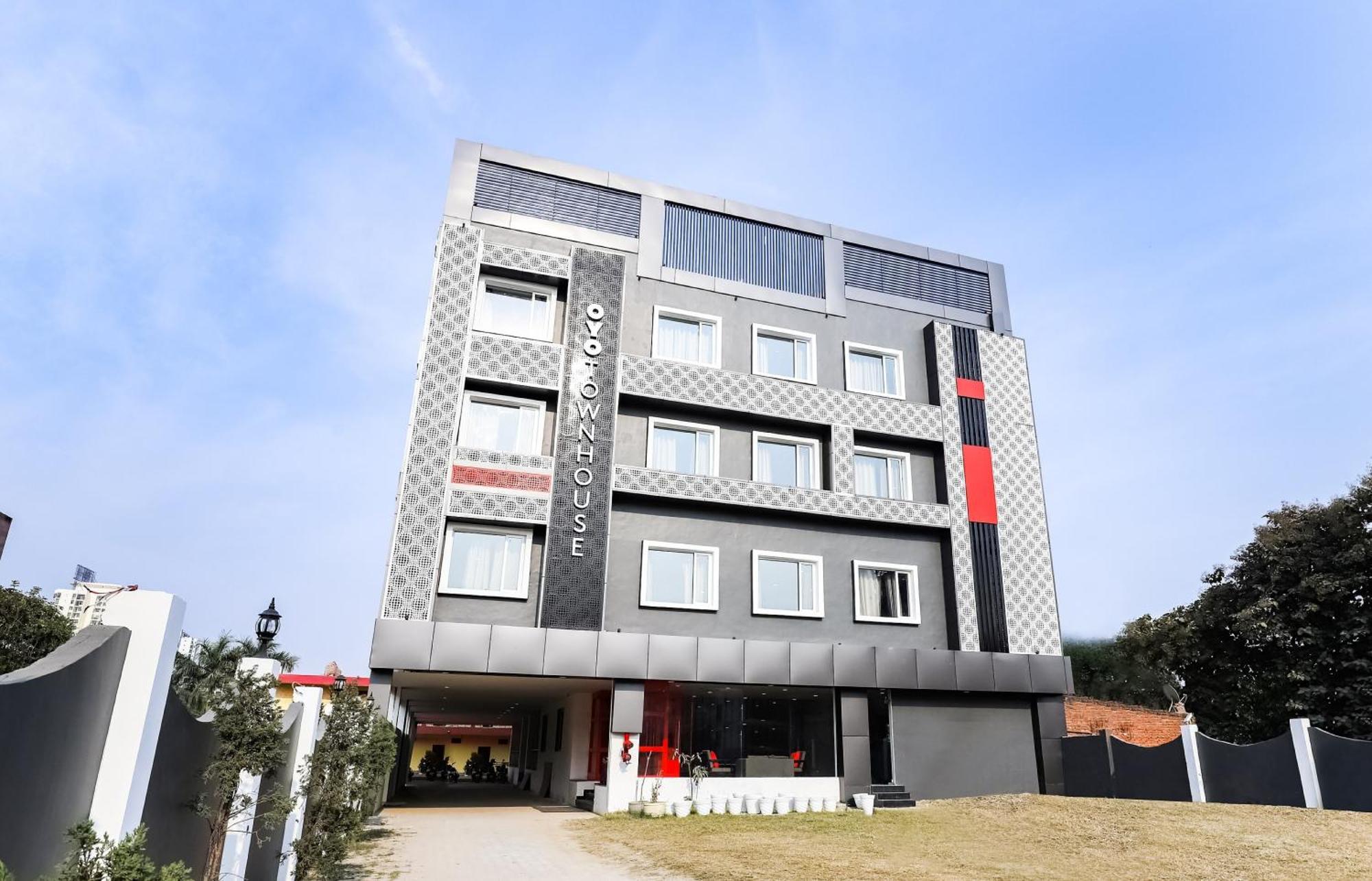 Townhouse Prithvi Resort Near Phoenix Palassio Lucknow Eksteriør bilde